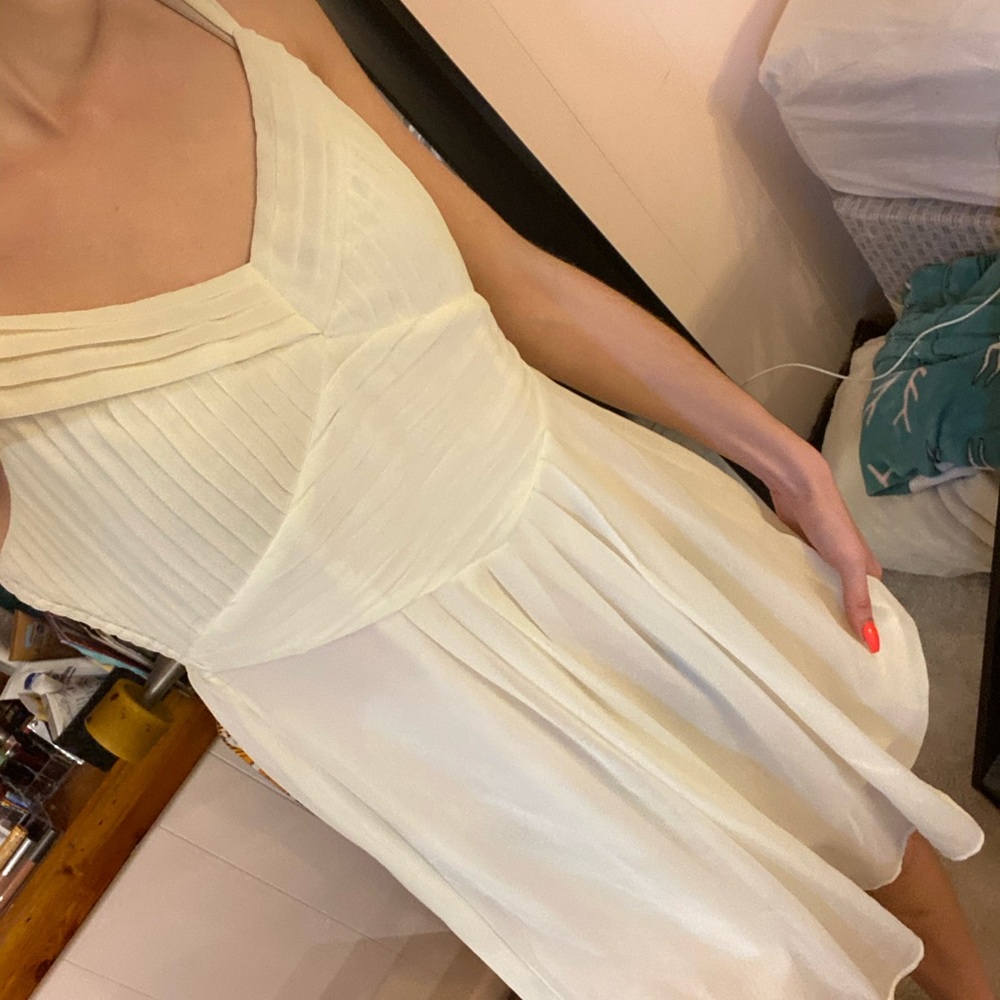 Beautiful white flowy dress!